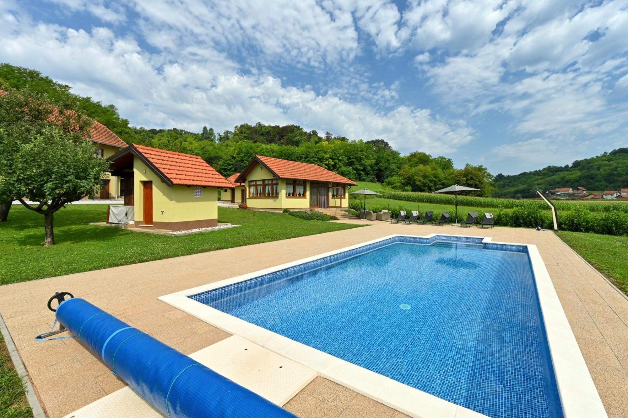 Ruralna Kuca 'Villa Zagorka' Za Odmor Sa Bazenom I Bocalistem Donja Pacetina Exterior foto